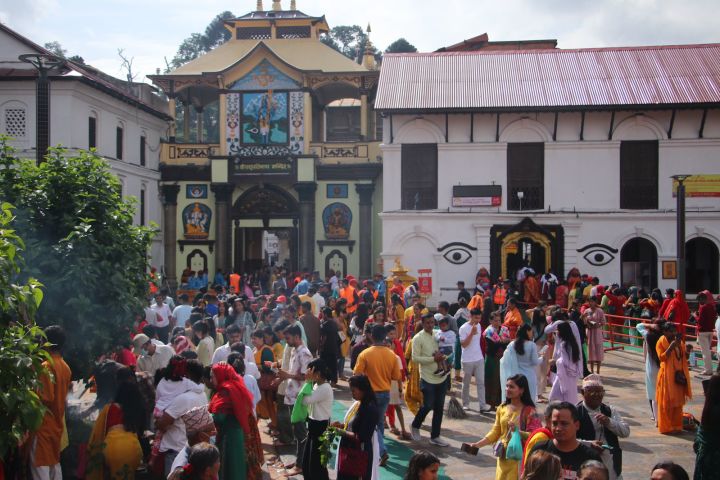 Pashupatinath & Bouddhanath Day Tour image