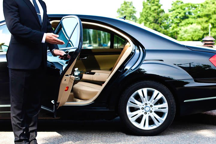 Private airport transfer SVO, DME, VKO from standard to executive class image