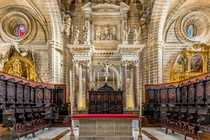 Jerez Walking Tour with Alcazar and Cathedral Entrance image