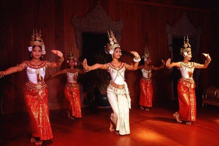 8 Days Private Guide Tour Phnom Penh to Battambang & Siem Reap image