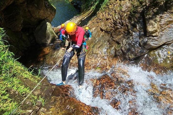 Wild canyoning image