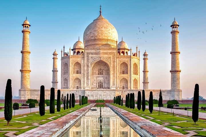 Private Taj Mahal Sunrise and Agra Fort Tour From Delhi image