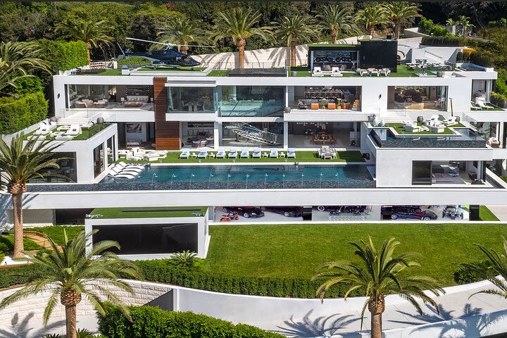 Hollywood and Beverly Hills Celebrity Homes Tours image