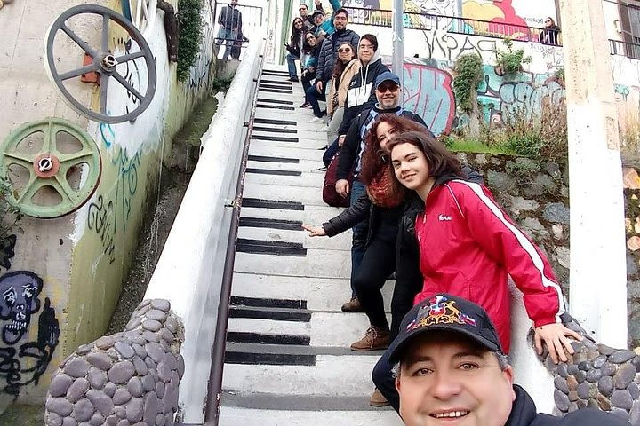 Full Day Guided Trip to Valparaíso & Viña del Mar from Santiago - Multi Language image