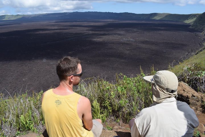 8-day Galapagos hotel-based package  image