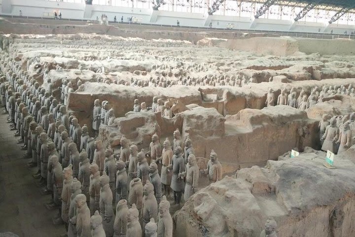 Xi'an Coach Tour: Discover Terracotta Warriors and Qin Shi Huang Mausoleum image