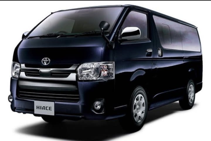 Private Haneda Airport Transfers (HND) for Tokyo 23 Wards (10 seater) image