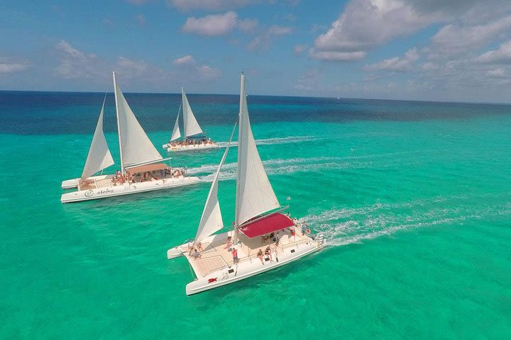 12hrs Sightseeing Tours in Saona Catamaran with lunch image