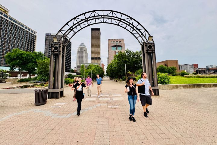 Misfits and Mayhem Walking Tour image