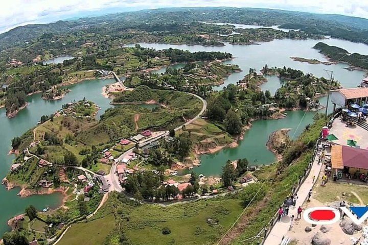 El Peñol and Guatape Small Group Tour from Medellin image