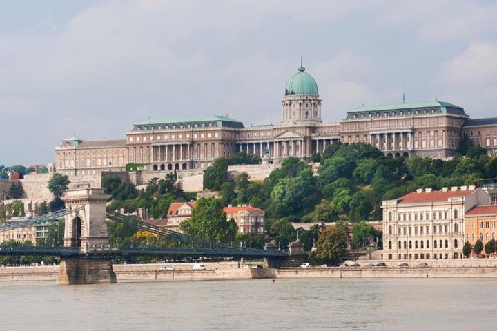 Walk in Buda with Hospital in the Rock Underground Cave Visit image