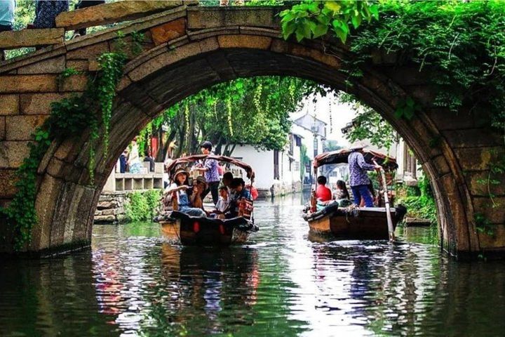 Suzhou Private Transfer to Zhouzhuang Water Town with Shanghai Drop-off Option image