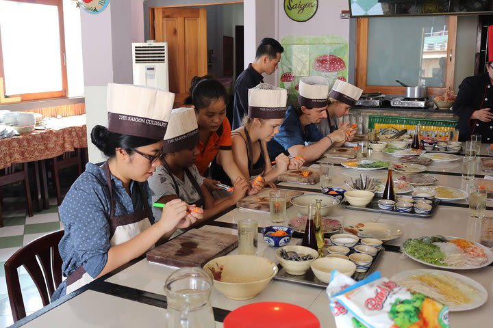 Small-group Cooking Class with Market visiting (4-5 hours) image