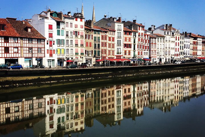 Bayonne private walking tour & chocolate tasting image