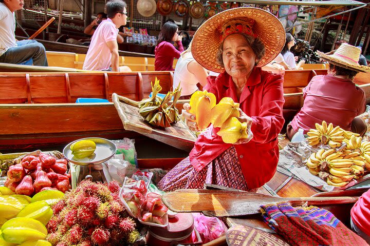 Damnoen Saduak Floating Market Private Tour with English Guide image