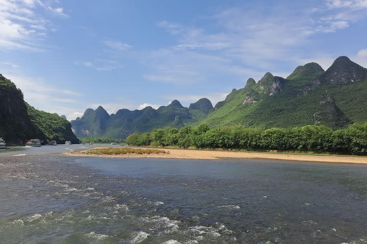 Full-Day Guilin Li-River Cruise and Yangshuo Xianggong hill Private Day Tour image