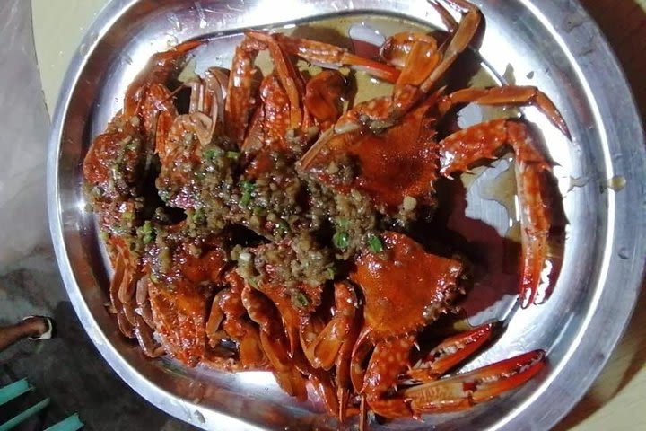 Iloilo Fishing Port Tour and Local Market Food Trip (Fresh from the Sea) image