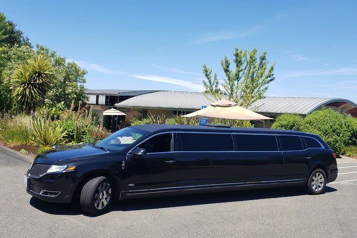 8 Hour Napa or Sonoma Wine Tour in Private Limousine image