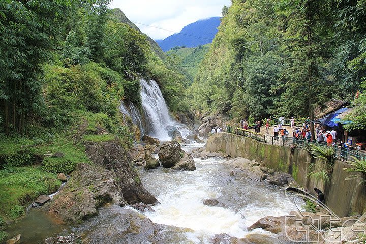 The spectacular views of the beautiful valley towards Fansipan  image