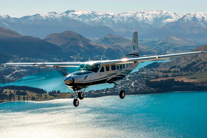 Milford Sound Coach and Nature Cruise from Queenstown with Flyback image