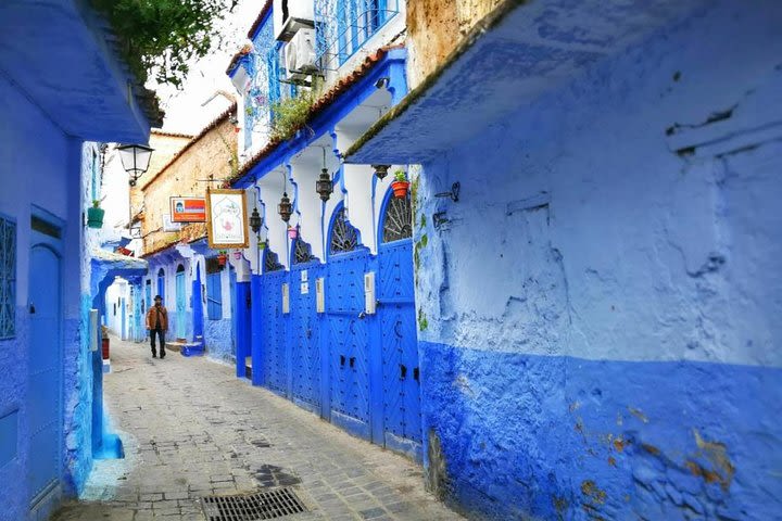 fez chefchaouen 2 days tour via meknes image