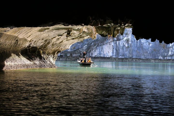 Overnight Luxury Cruise Halong Bay-Lan Ha Bay with Dinner on Floating Farm image