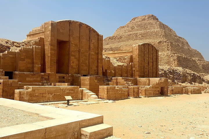 Tour a las Pirámides de Dahshur y Saqqara image