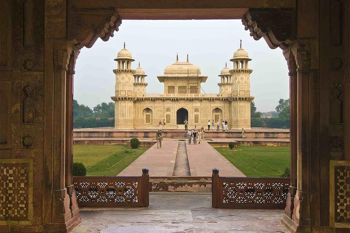 4 Days Delhi - Agra - Jaipur Tour by Car image
