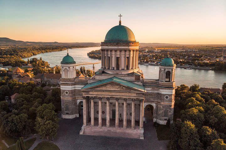 Budapest Danube Bend Full-Day Tour with Lunch image