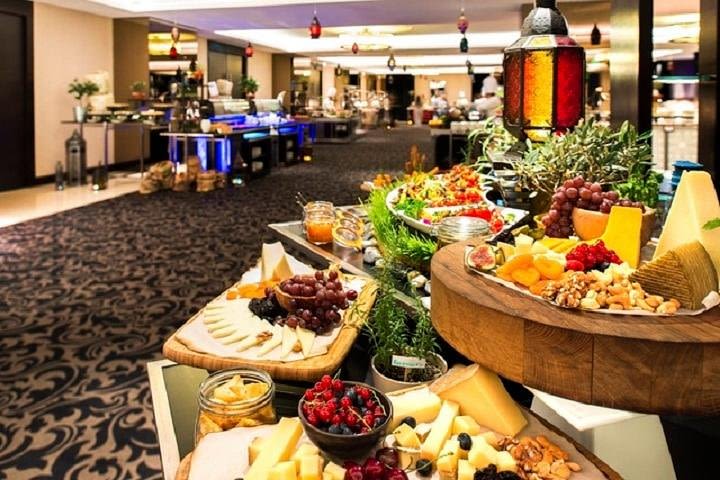  Dining in one of the World's Tallest Hotel- 6 kitchen in 1 Restaurant image