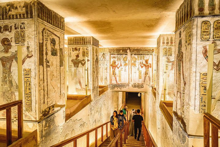 private day in west bank & dendera with dinner on boat image