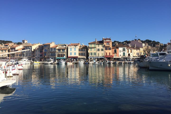 Cassis : mer, falaises et vignes image