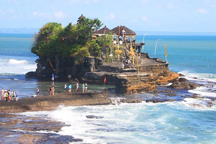 Tanah Lot Temple Sunset Tour image