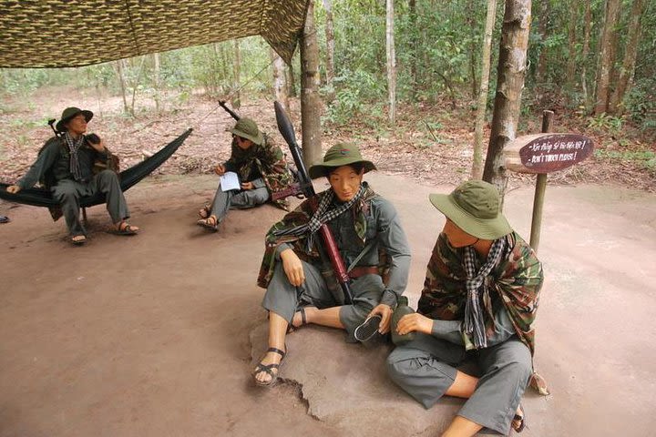 Cu Chi tunnel private tour image