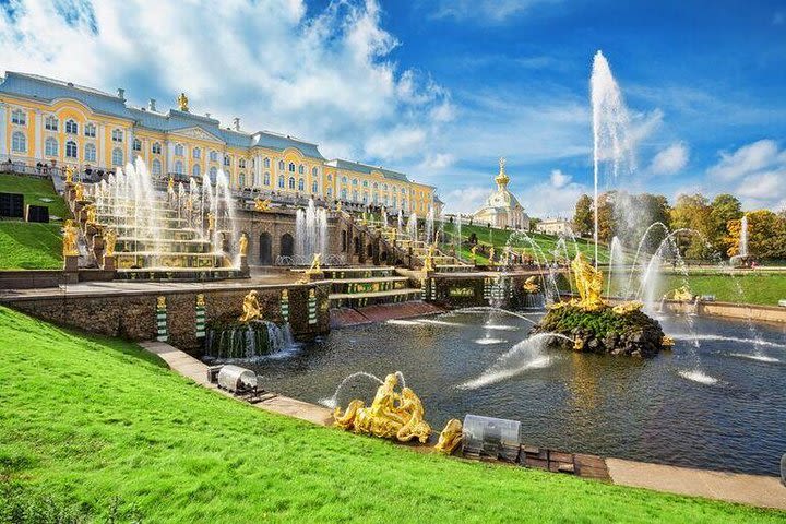 Saint Petersburg 2-Day Visa-Free Group Shore Tour image