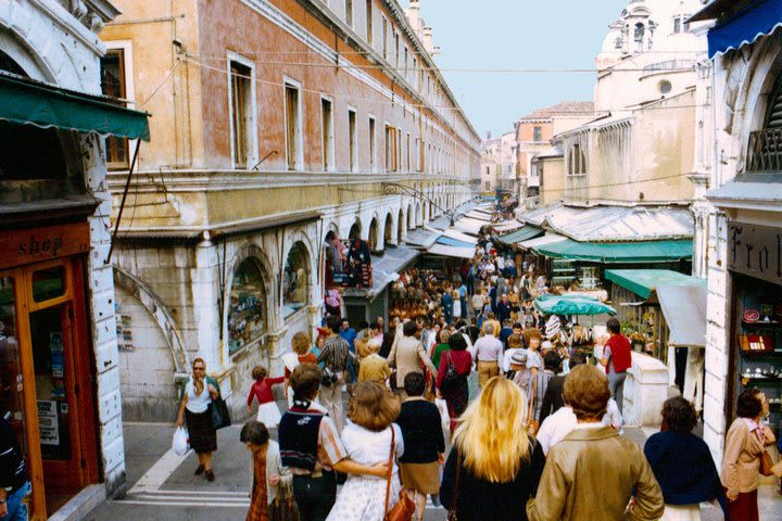 Venice: 2-hour private tour of its legends with the Rialto market image