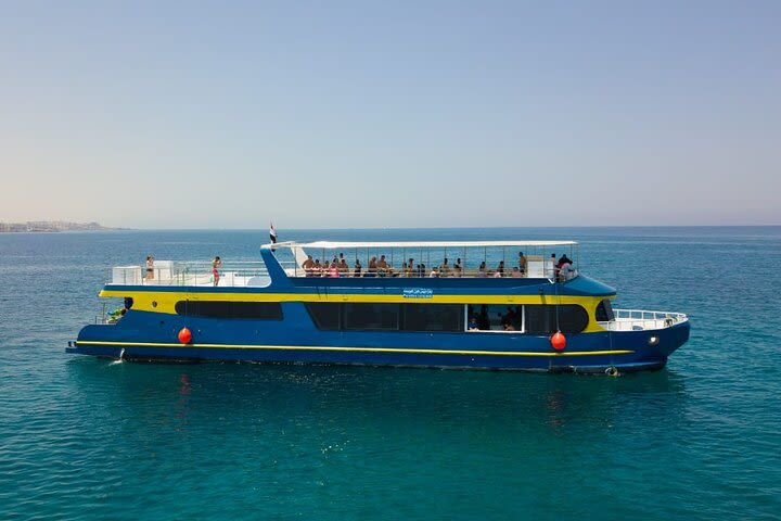 Paradise Conquest Semi-Submarine Snorkeling Sea Trip With Transfer - Hurghada image