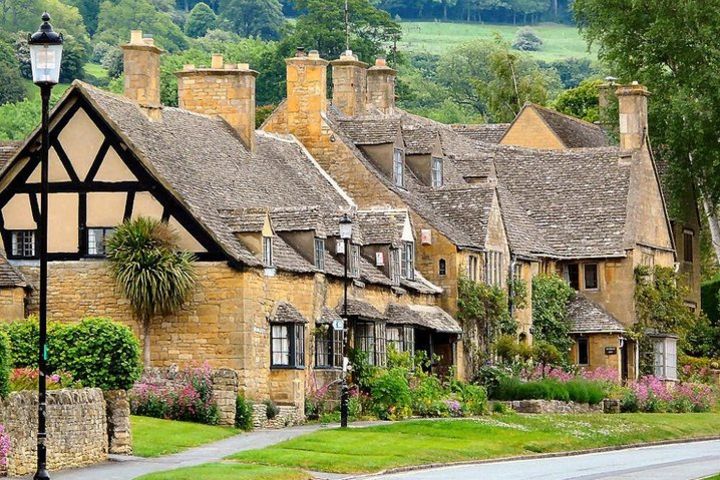 Warwick Castle, Stratford, Broadway & Cotswolds Day Trip image