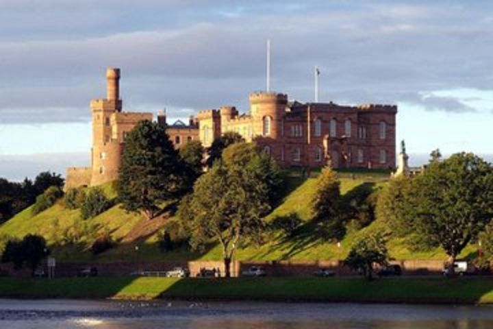 Tour 3 - Urquhart Castle, Culloden, Loch Ness, Inverness, incl. Outlander sites image