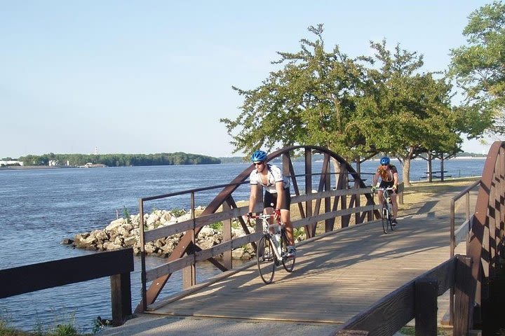 Grand Illinois Trail Shuttle Service image