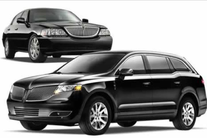 Airport Transfer TO or FROM Napa Valley - Yountville City in Sedan image