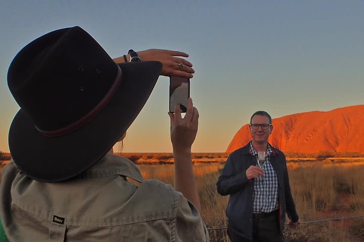 Small Group Uluru Sunset Viewing Tour image