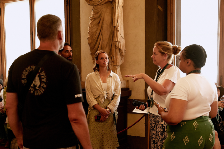 Small group Uffizi Gallery tour with an art expert image