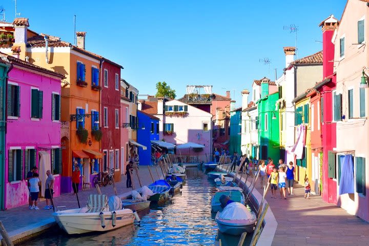 Murano Glassblowing & Burano Lacemaking Guided Tour by Boat image