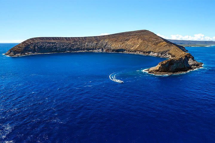 Ni'ihau and Na Pali Coast Snorkel Boat Tour image