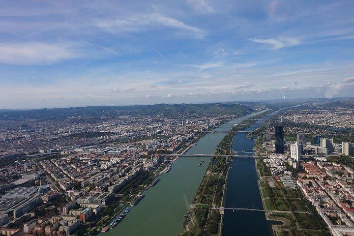 Vienna 40 Minutes Helicopter Tour for 4 image