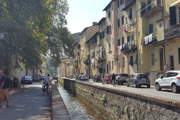 Lucca Walking Tour image