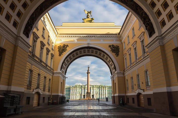 Small Group Visa Free St. Petersburg 2-day Must See Shore Excursion image