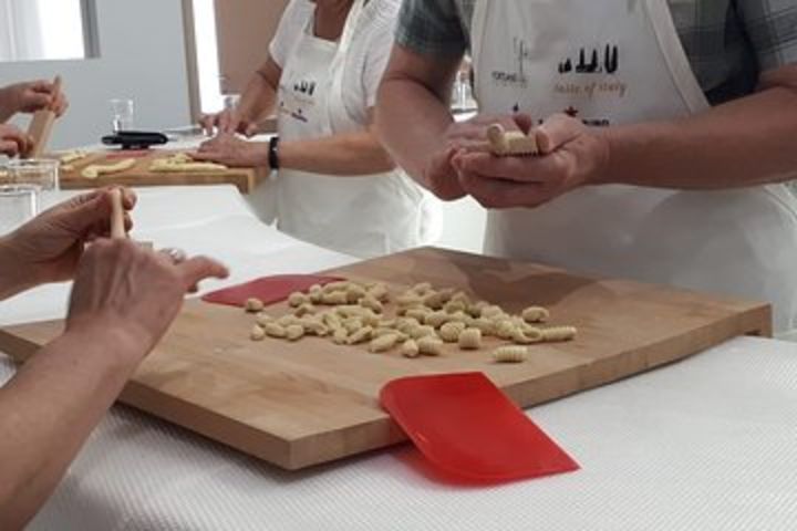 Homemade Pasta Cooking Class and Lunch in Taormina image