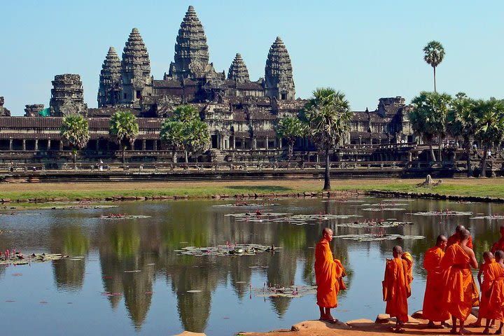 Four-day tour Angkor Wat, Banteay Srey, Beng Melea and Siem Reap discovery image